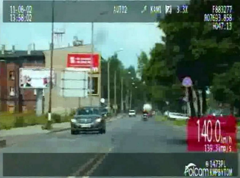 Policja na sygnale gna za motocyklistą! WIDEO