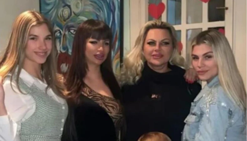 Nikad viđena slika Marije Kulić sa ćerkama: Ovako su izgledale Miljana, Tijana i Ana kao male