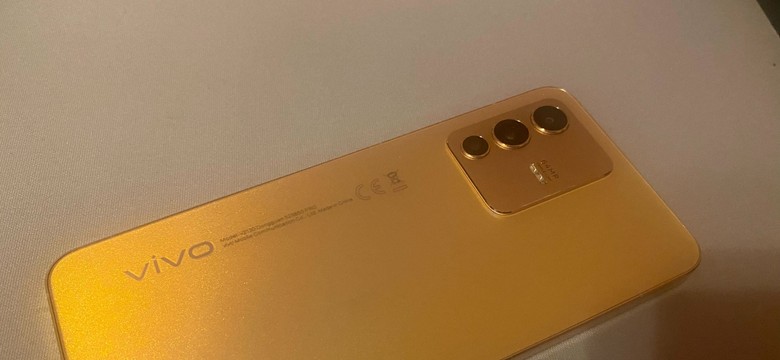 Złoty iPhone? Nie... to Vivo v23 [RECENZJA]