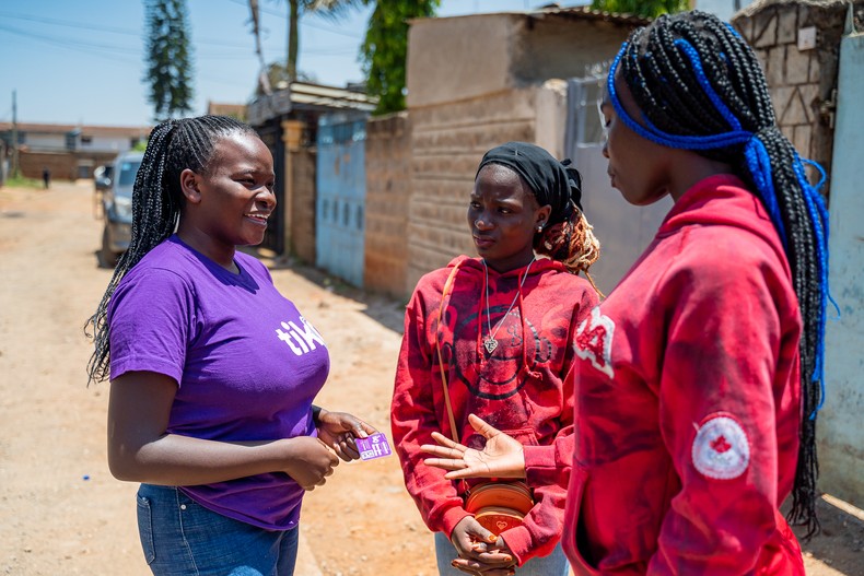 On 25th Feb 2025, Iddah Akoth leads talks to Clans Mitchelle Achieng and Ruth Awino Otieno in Kibera, Nairobi, Kenya (Image: TIKO – SOUTH AFRICA)