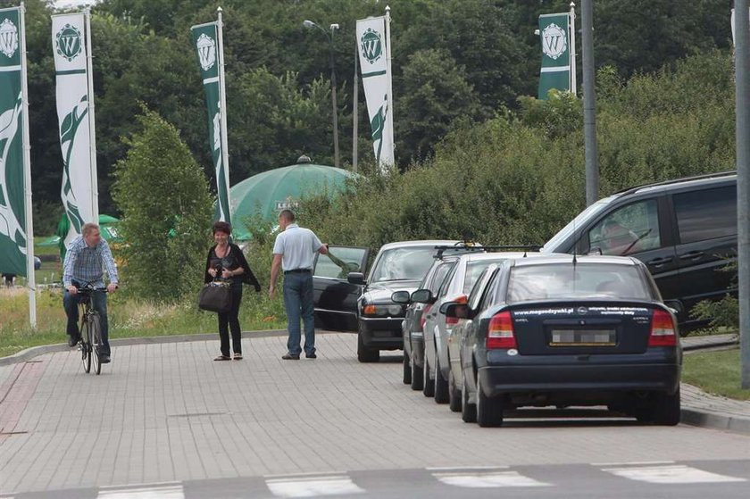 Co Kwaśniewski robi w lesie?