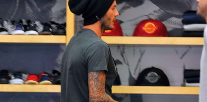 Beckham w obuwniczym. Zobacz co kupuje!