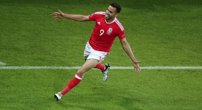 Football Soccer - Wales v Belgium - EURO 2016 - Quarter Final - Stade Pierre-Mauroy, Lille, France - 1/7/16 - Wales' Hal Robson-Kanu celebrates after scoring a goal.   REUTERS/Charles Platiau