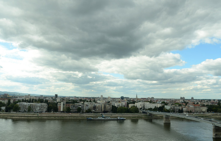 Novi Sad612 Objektiv oblaci iznad grada Dunav foto Nenad Mihajlovic