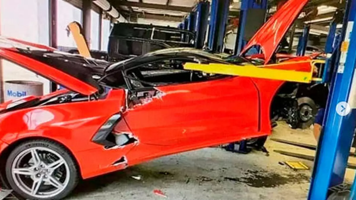 Chevrolet Corvette C8 na złom po wizycie w warsztacie