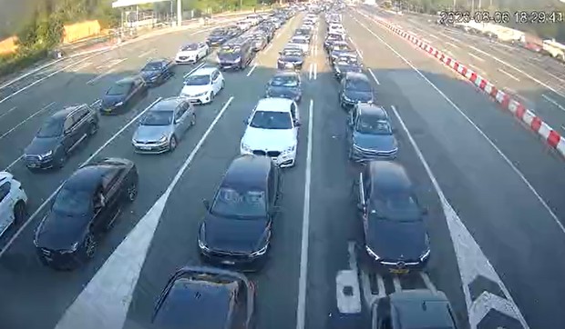 Kilometarske kolone na Batrovcima