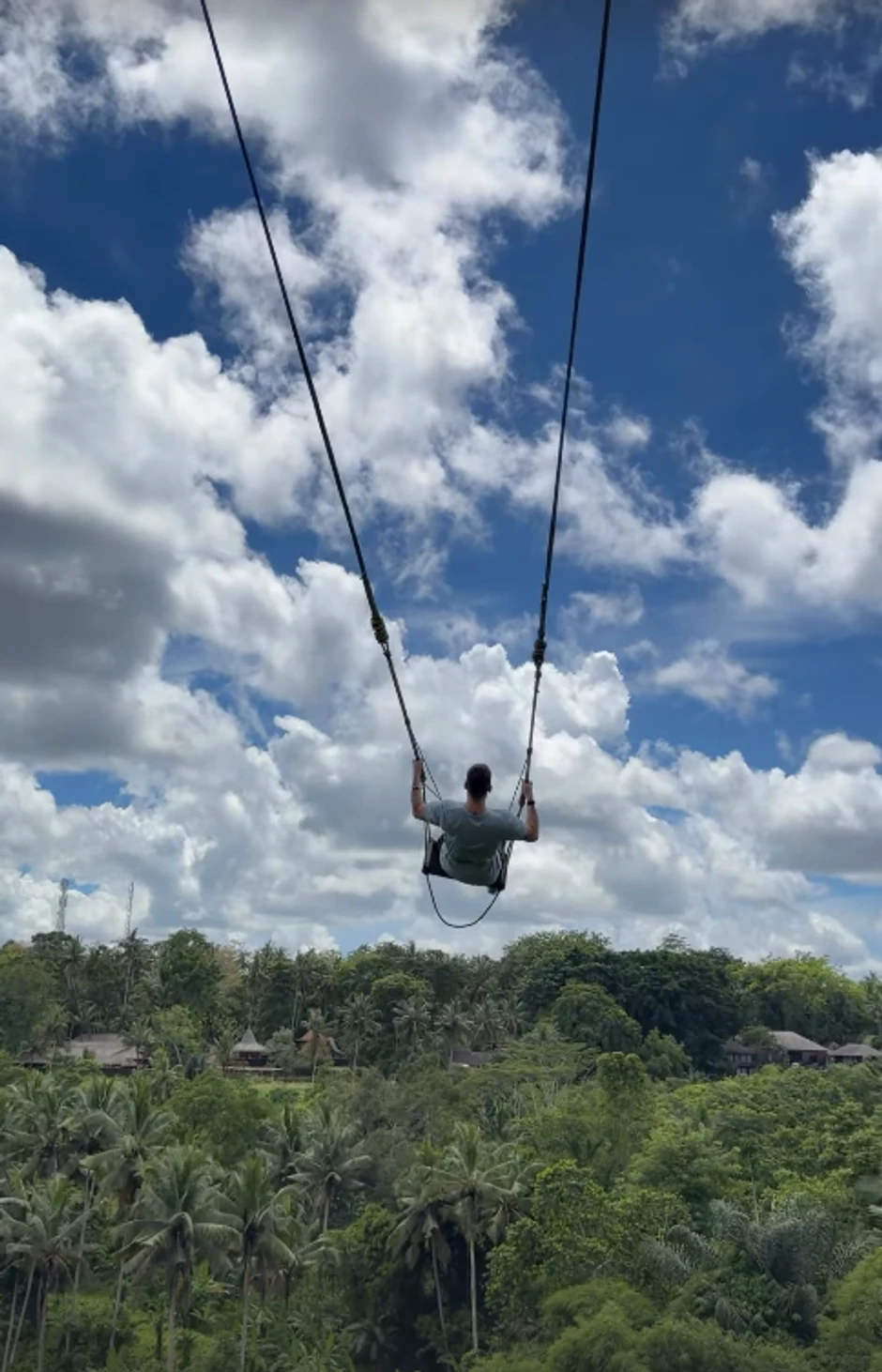 Nikola Rokvić na najpoznatijoj ljuljašci na Baliju