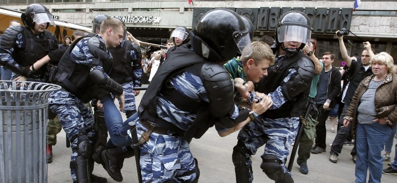 Protesty przeciw korupcji w Rosji. Policja użyła pałek. Kilkaset osób zatrzymanych