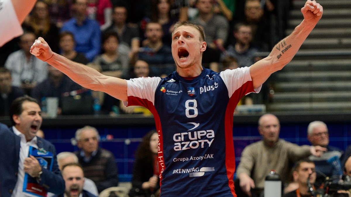 W pierwszym meczu turnieju finałowego pucharu Polski ZAKSA Kędzierzyn-Koźle pokonała ekipę Jastrzębskiego Węgla 3:0. – Niestety nawet nie powalczyliśmy w tym meczu - powiedział atakujący drużyny Jastrzębskiego Węgla, Maciej Muzaj. Dumny z postawy drużyny z Kędzierzyna-Koźla był za to Jurij Gładyr.