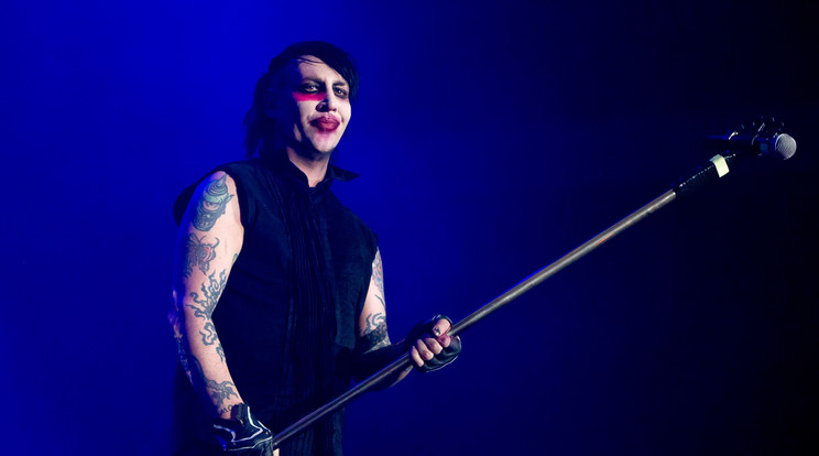 Kiszabták Marilyn Manson büntetését, miután ráfújta az orrát egy rajongóra / Fotó: Northfoto
