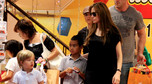 Angelina Jolie z dziećmi w Tokio