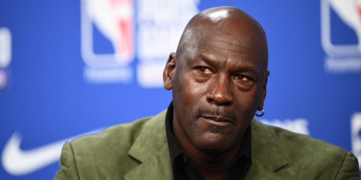 Michael Jordan przeznaczy w ciągu 10 lat 100 milionów dolarów na rzecz równości rasowej.