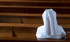 Indyjska mutacja wirusa w Polsce? Trwają badania po śmierci zakonnicy ze zgromadzenia w Katowicach