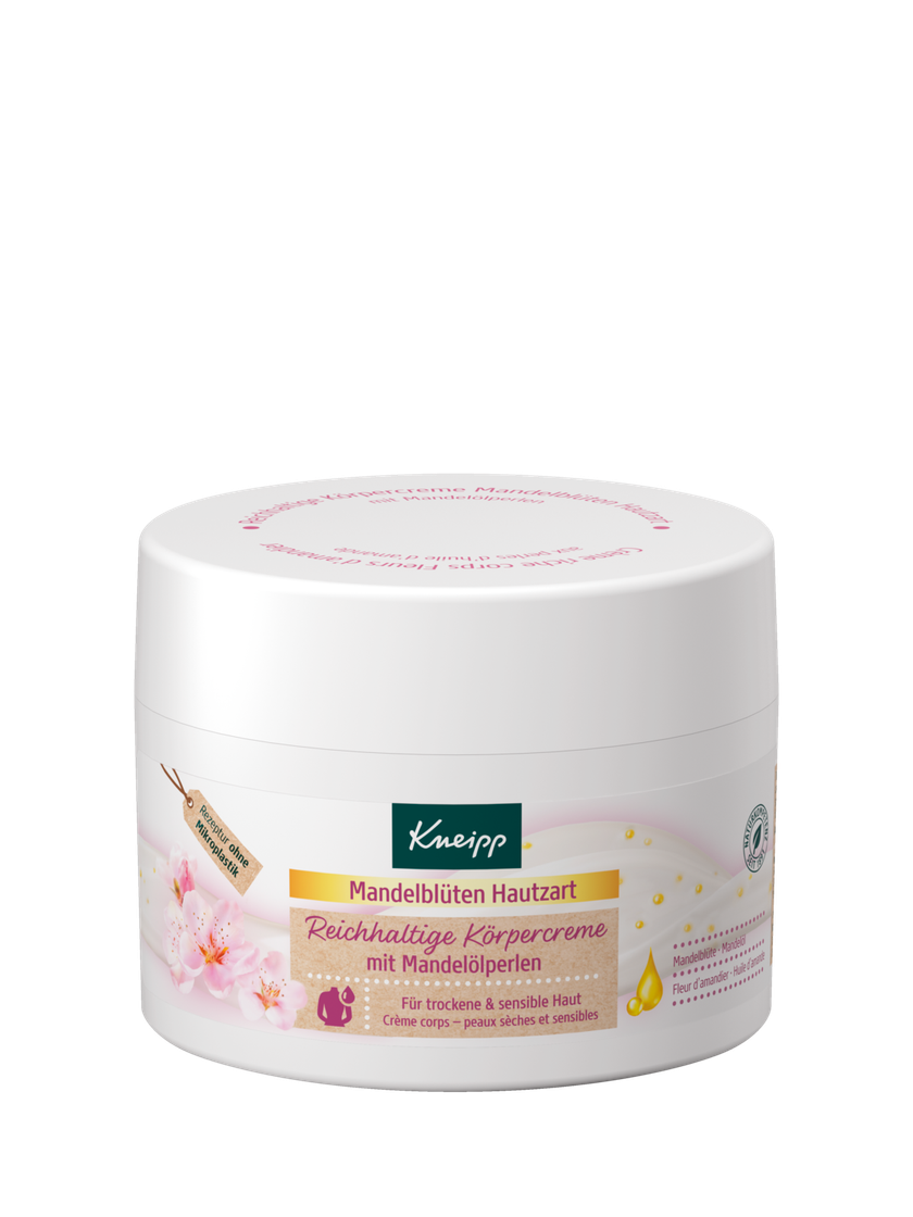 Crème riche pour le corps «Mandelblüten Hautzart» (fleurs d’amandier douce pour la peau) avec une combinaison d’huiles, de beurre de karité et de perles visibles d’huile d’amande de Kneipp pour CHF 13.90 (200 ml), disponible chez Migros.