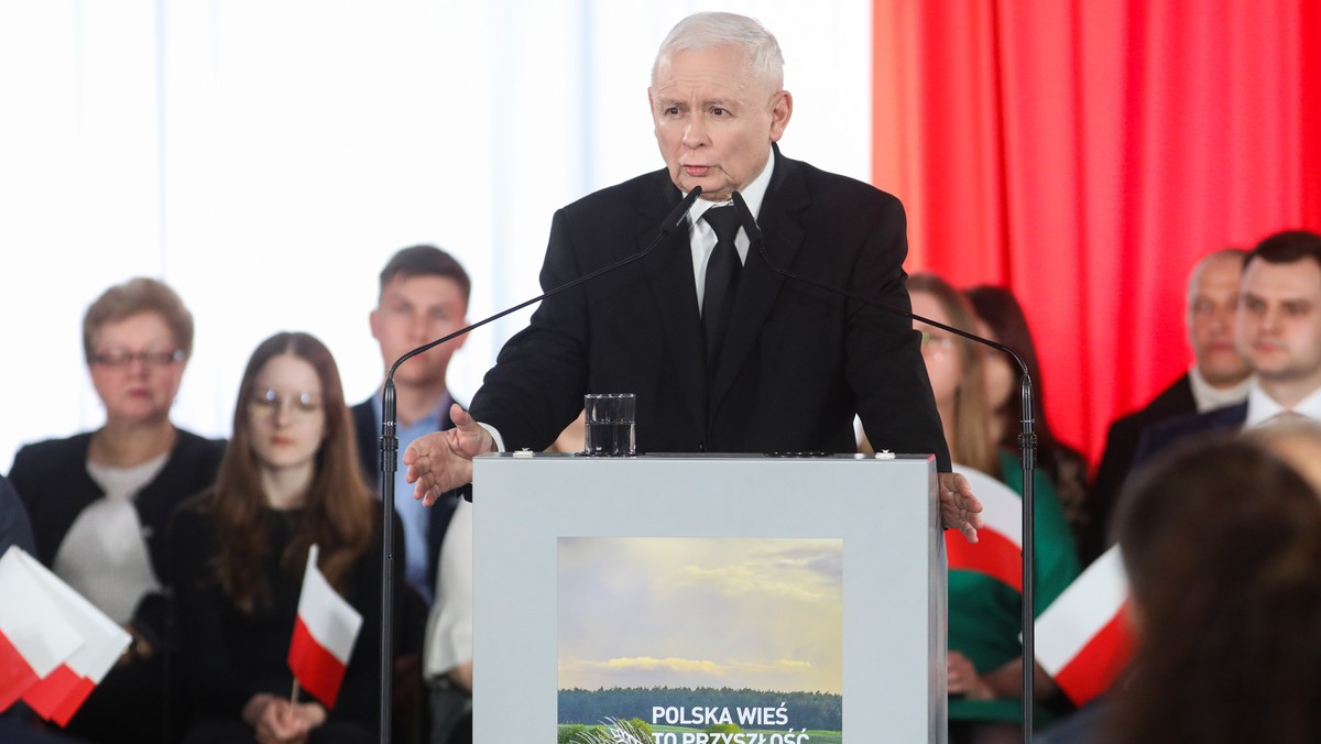 Prezes PiS Jarosław Kaczyński na konwencji rolnej Prawa i Sprawiedliwości w miejscowości Łyse k. Ostrołęki