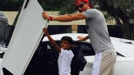 150 milliós Lamborghinit vesz Ronaldo a fiának