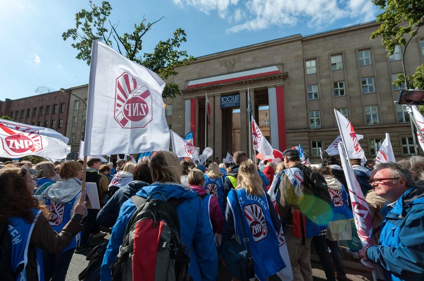 "Kumulacja chaosu". Protest przeciwko reformie edukacji