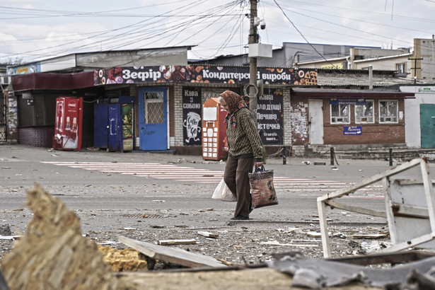 Na zdjęciach z dnia 02.05.2022. Ulice Donbasu doszczętnie zniszczone przez rosyjskie pociski