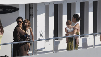 Ciężarna Kardashian na wakacjach w Grecji. Bez Westa!