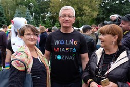 Prezydent Poznania Jacek Jaśkowiak (C) z żoną Joanną Jaśkowiak marsz równości poznań