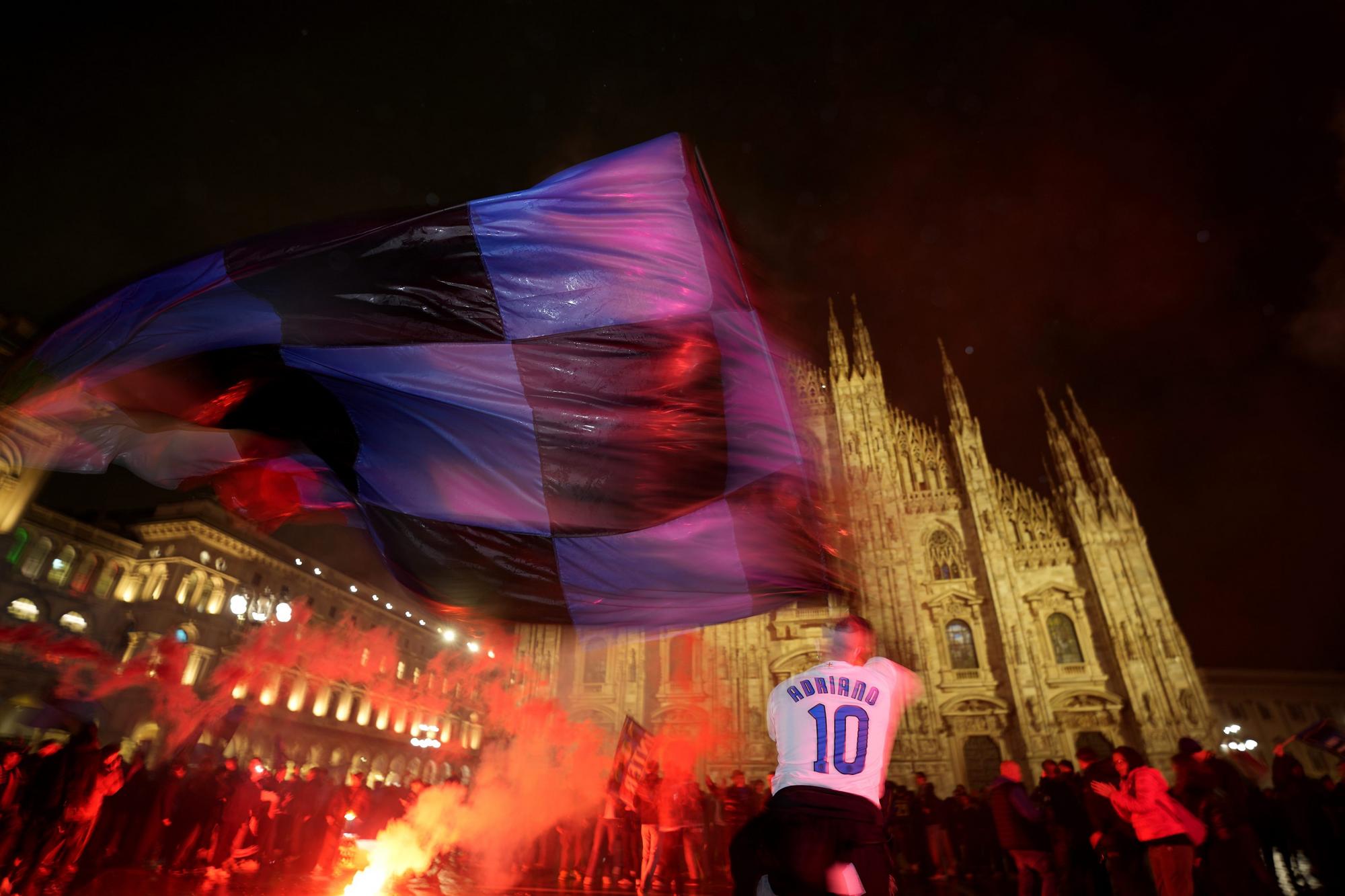 Futbalisti Interu Miláno spečatili v pondelňajšom „derby della Madonnina“ zisk jubilejného 20. titulu v histórii Serie A.