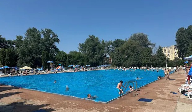 Otvorena sezona kupanja na gradskim bazenima u Čačku