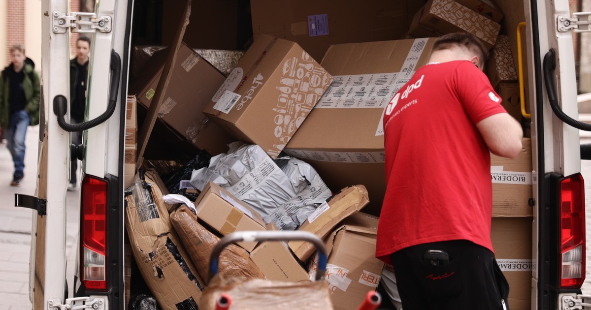 Firmy kurierskie zwiększają zatrudnienie o 30 proc. Urlopy w tym czasie nie wchodzą w grę