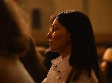 EMOTIVNO VASKRŠNJE JUTRO: Sloboda Mićalović ZAMIŠLJENA U CRKVI, sa prisutnima UPIJA SNAŽNE REČI MOLITVE! (FOTO)