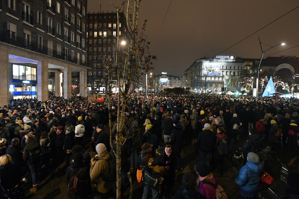 Węgry. Protesty przeciwko zmianom finansowania teatrów