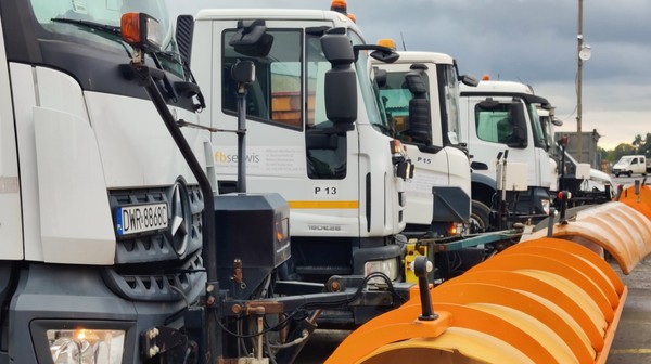 Do akcji gotowych jest 91 pługosyparek , a w magazynach wykonawców zgromadzono już ponad 4200 ton soli. 