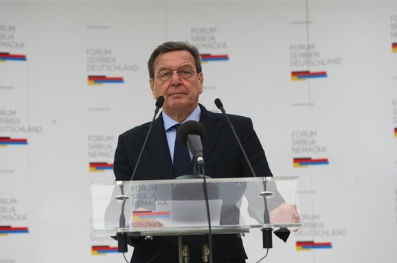 Gerhard Å reder