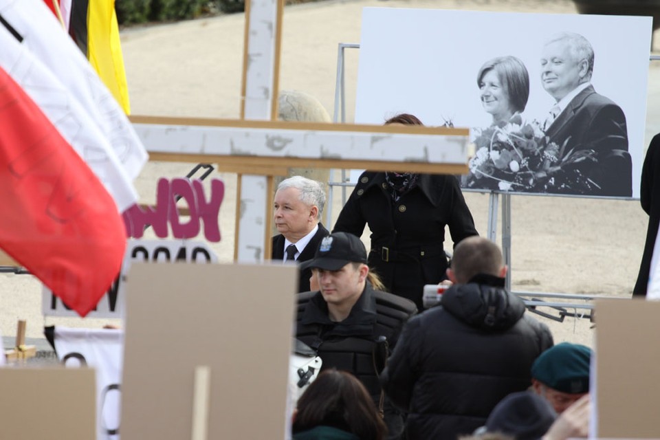 Tłum przed Pałacem Prezydenckim, fot. Iza Procyk-Lewandowska