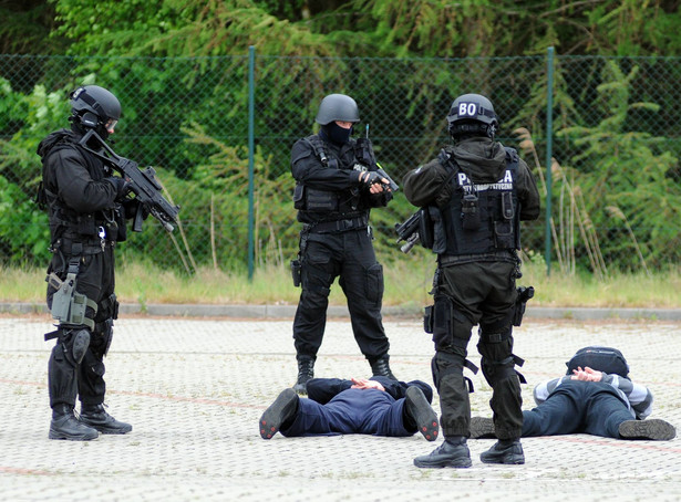 Snajper nie może być katem. Bezcenne życie bandytów