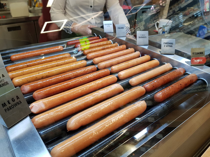 Test hot-dogów ze stacji benzynowych