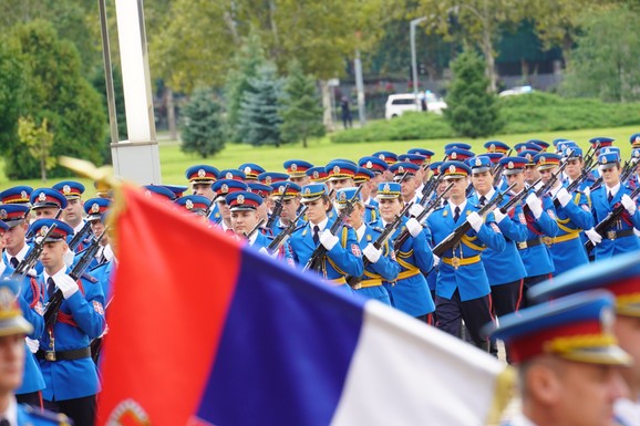 Vučić čestitao svim pripadnicima Garde 6. maj - Dan jedinice: "Čuva ugled ne samo Vojske Srbije već i celokupne države"