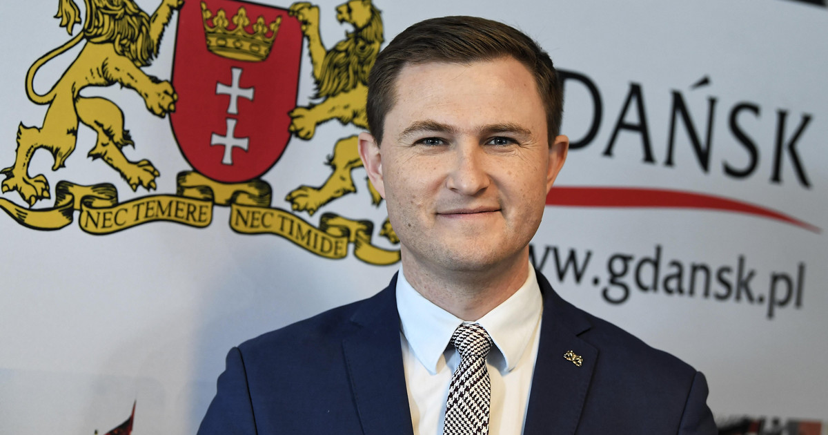 Gdańsk: Piotr Grzelak apologises for remarks on end of war anniversary