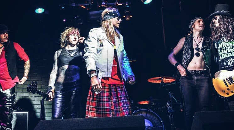 Sidd DeVille (Boda Ákos) egy ideje a The Guns N’ Roses Experience UK frontembere