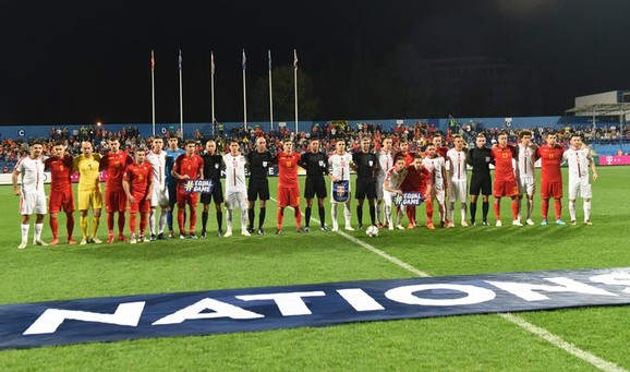 Reprezentacije Srbije i Crne Gore uoči prošlog susreta