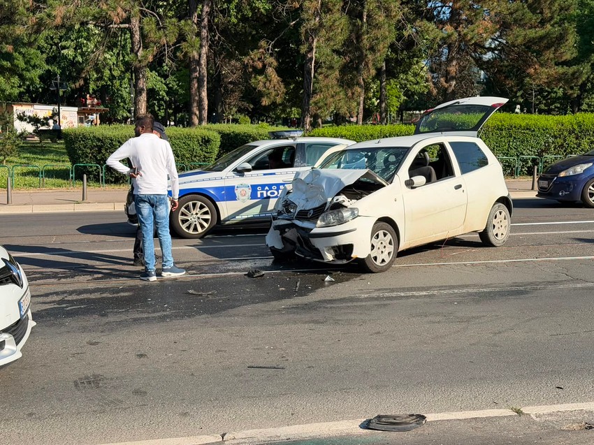 Saobraćajna nesreća kod Pravnog fakulteta