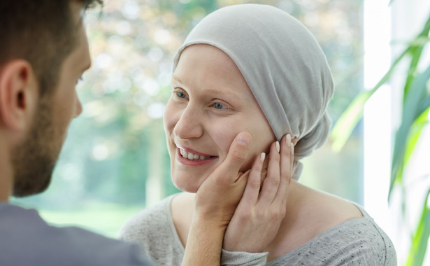 Ekspert: chorzy na zaawansowane nowotwory skóry żyją coraz dłużej