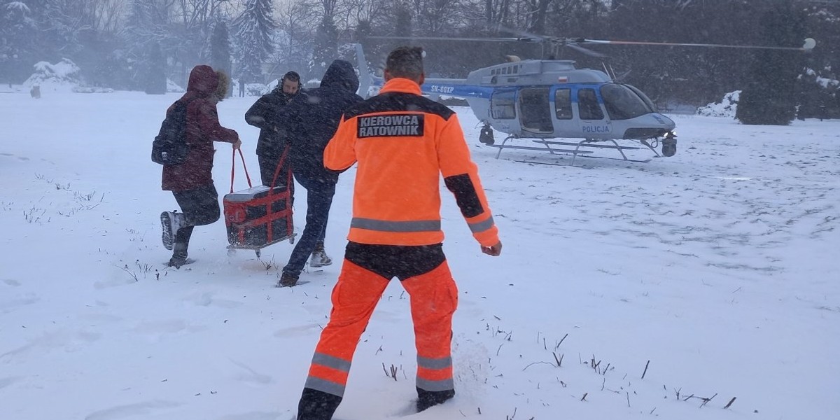 Przez pogodę mogli nie zdążyć z sercem do przeszczepu. Pomogła policja