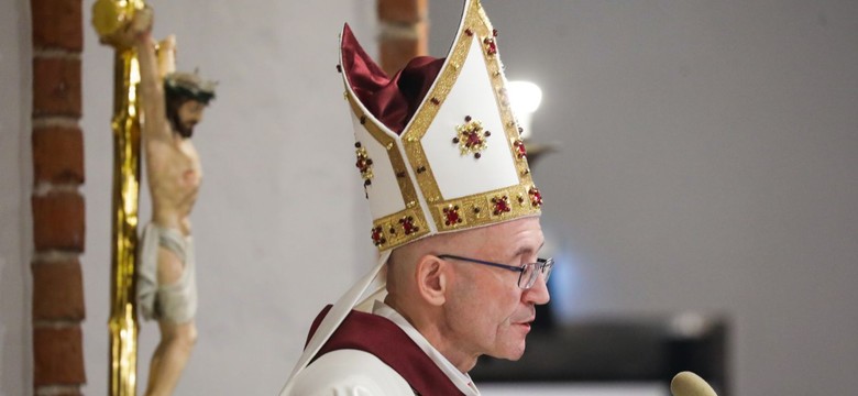 Abp Adrian Galbas obejmuje archidiecezję warszawską. "Jeśli pokładacie we mnie nadzieje, rozczarujecie się"