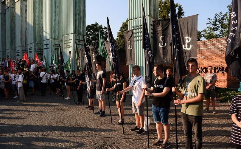 Narodowcy podczas marszu