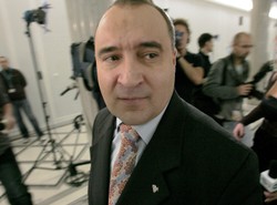 "PO i PSL bardzo spaja polityka stołkowa"