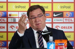 Robert Lewandowski zagra w kadrze Jana Urbana? 'Dla mnie jest to absurdalne'