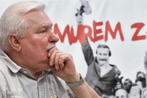 Lech Walesa na spotkaniu z przedstawicielami KOD w Gdansku