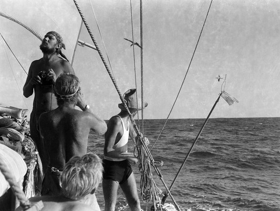 Brawurowa wyprawa przez Pacyfik na tratwie "Kon-Tiki"