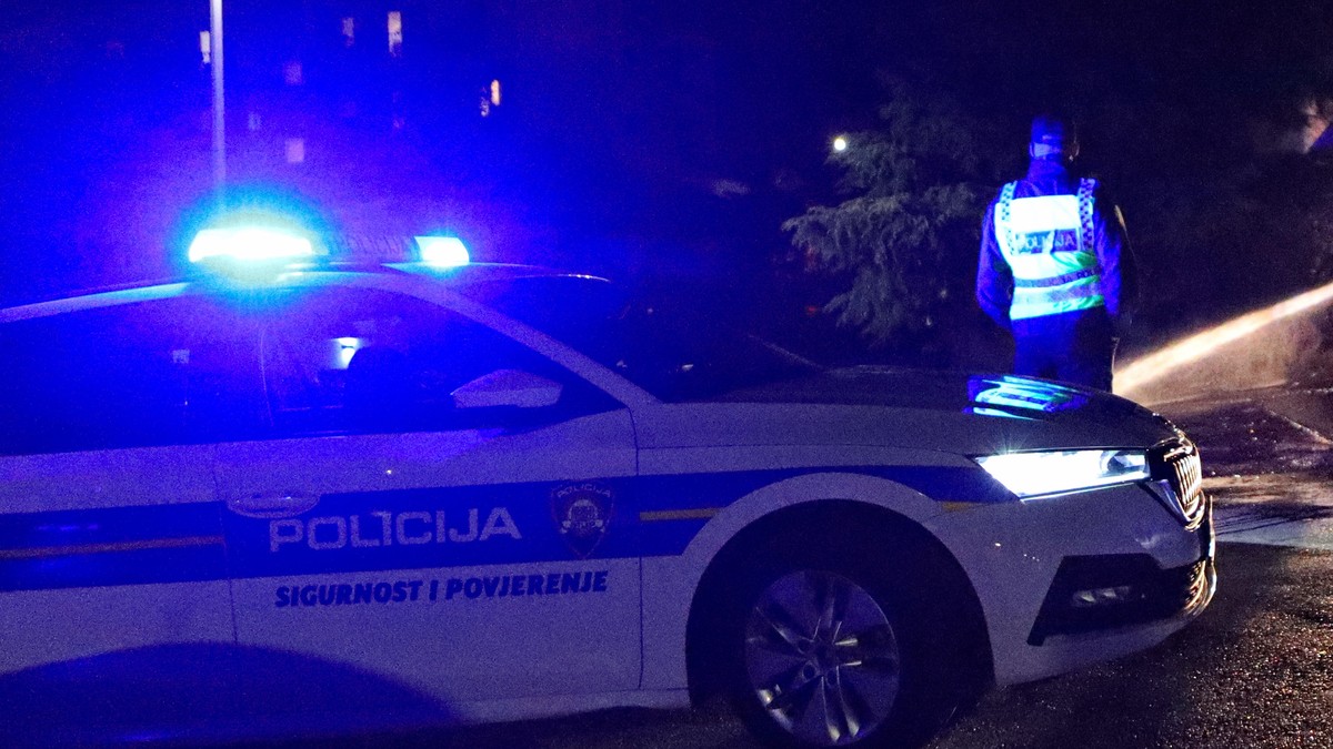 Hrvatska policija noćna pokrivalica