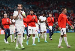 Burza po geście piłkarzy reprezentacji Anglii [WIDEO]