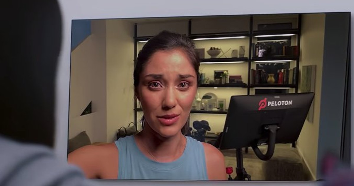 People are confused by Peloton's new holiday ad, which shows a woman ...